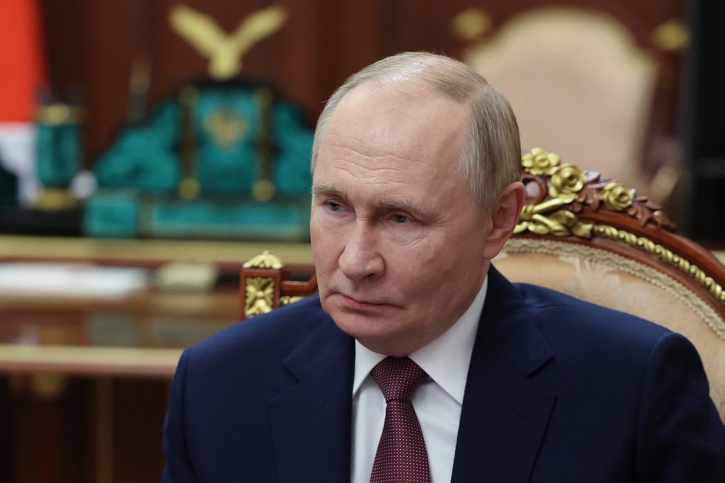 Trump Pauses Meeting with Putin Amid Ukraine Turmoil