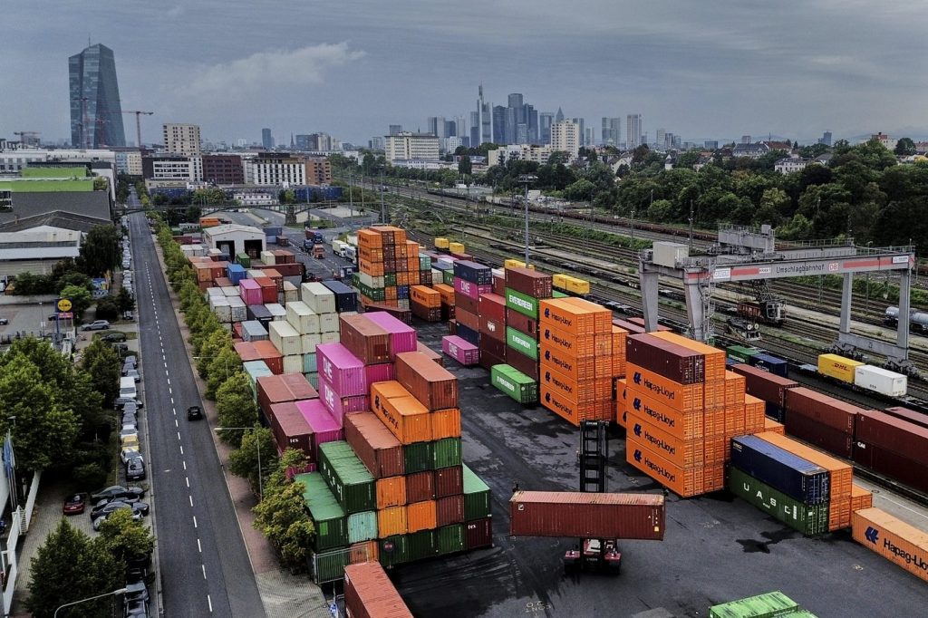 Trump Announces Massive 100% Drug Tariff Starting Oct 1