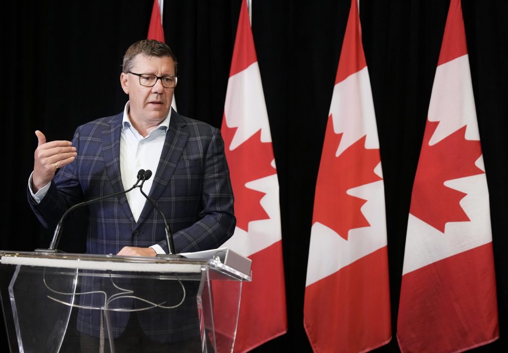 Saskatchewan Premier Calls for EV Tariff Removal