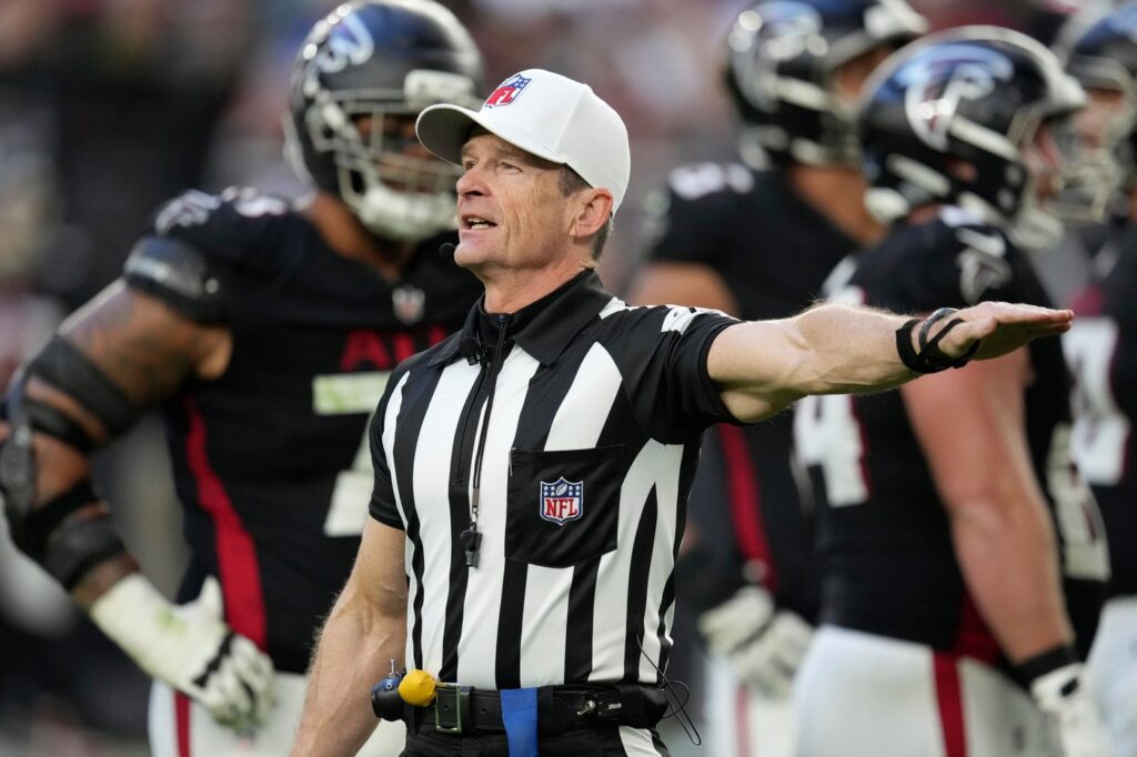 NFL and Referees Reach New 7-Year Agreement