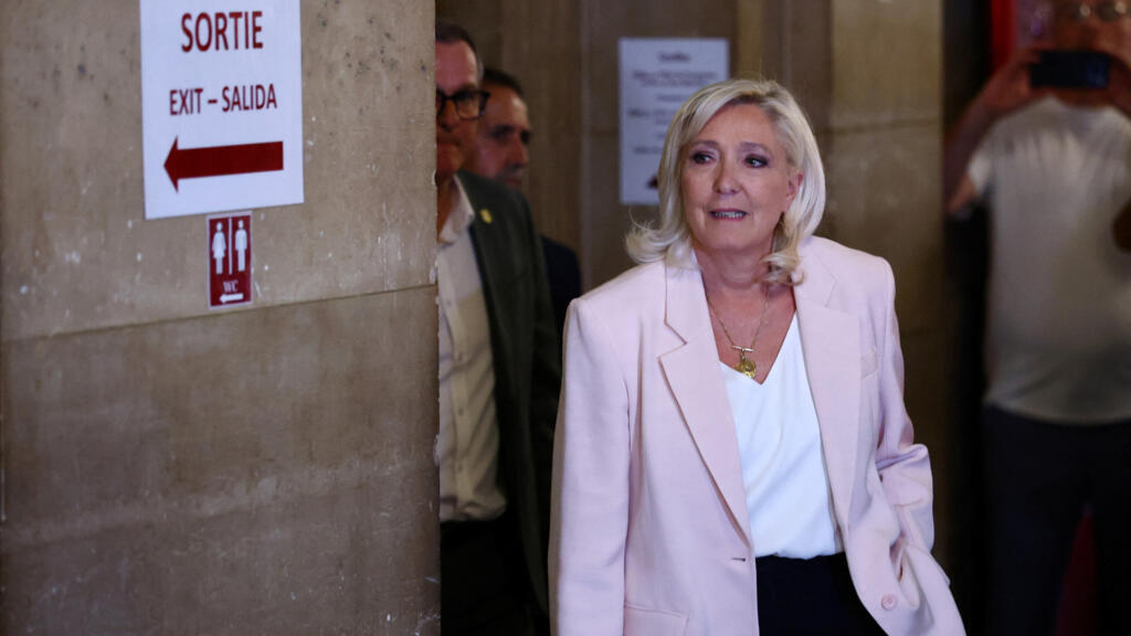 Le Pen Cleared to Run, Faces Ankle Bracelet Sentence