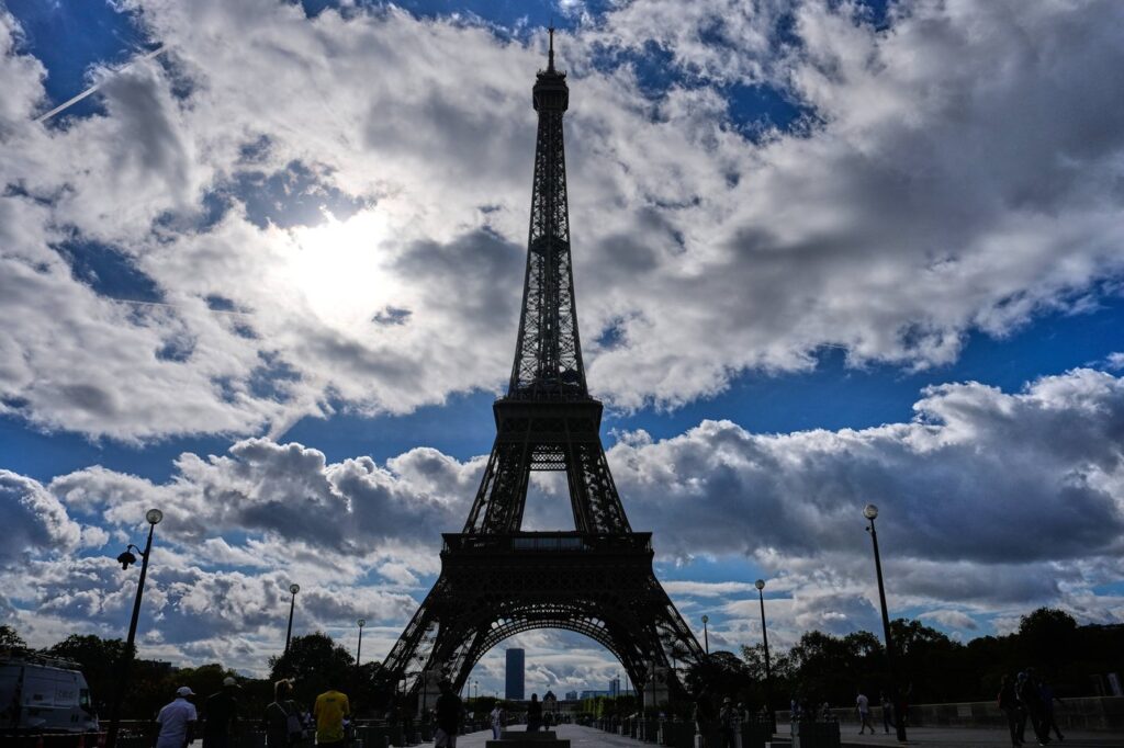 Eiffel Tower Chief Resigns After Gender Exclusion Incident