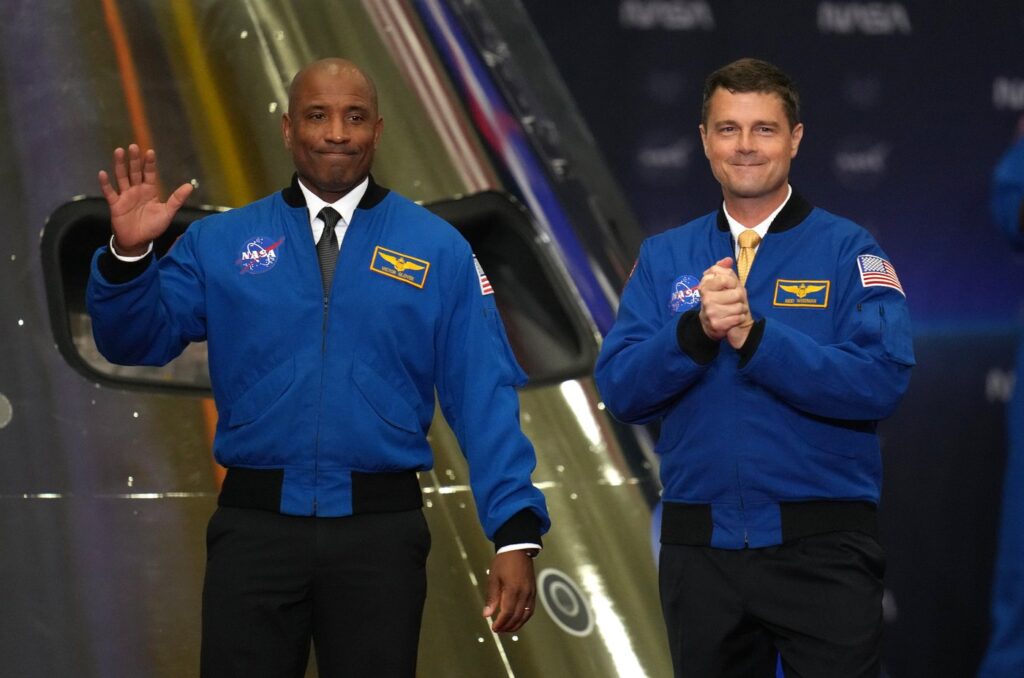 NASA Astronauts Transition to Emeritus Roles After Artemis II