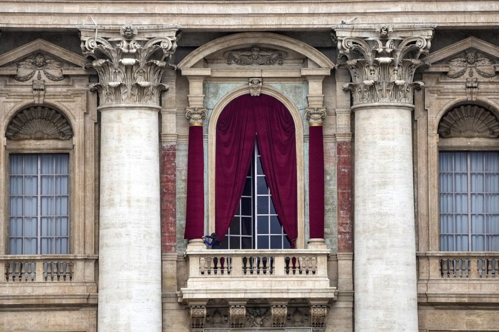 Vatican Staff Sworn to Secrecy Ahead of Conclave