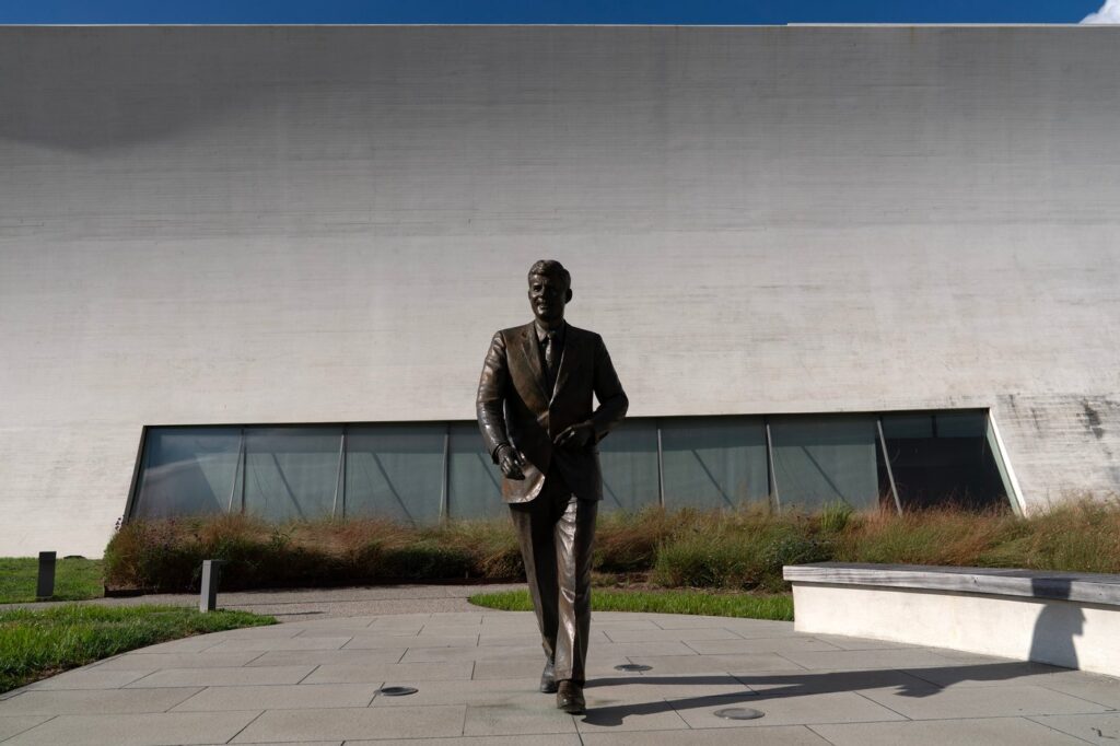 Judge Blocks Trump Name Return at Kennedy Center