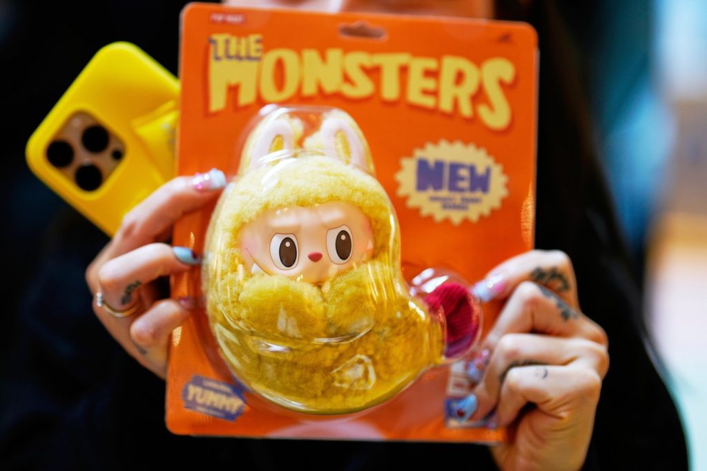 Thieves Steal $7K in Labubu Dolls from LA Store