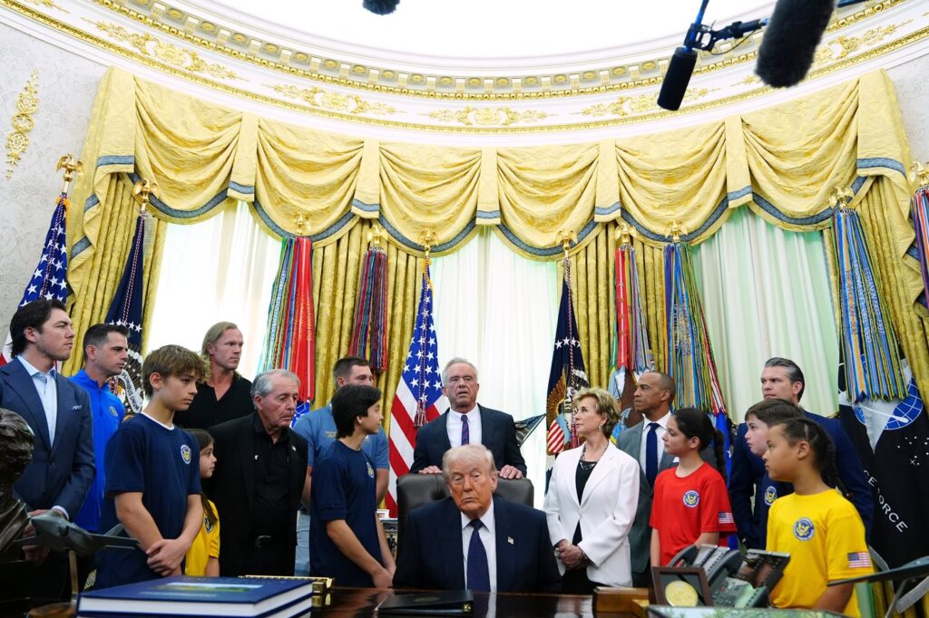 Trump Revives Presidential Fitness Award for Schools