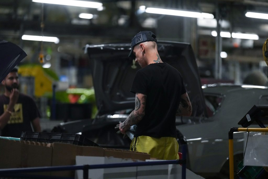 Stellantis Moves Jeep Production from Canada to Illinois