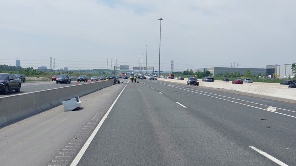 Tragic Collision on Highway 401 Claims Woman's Life