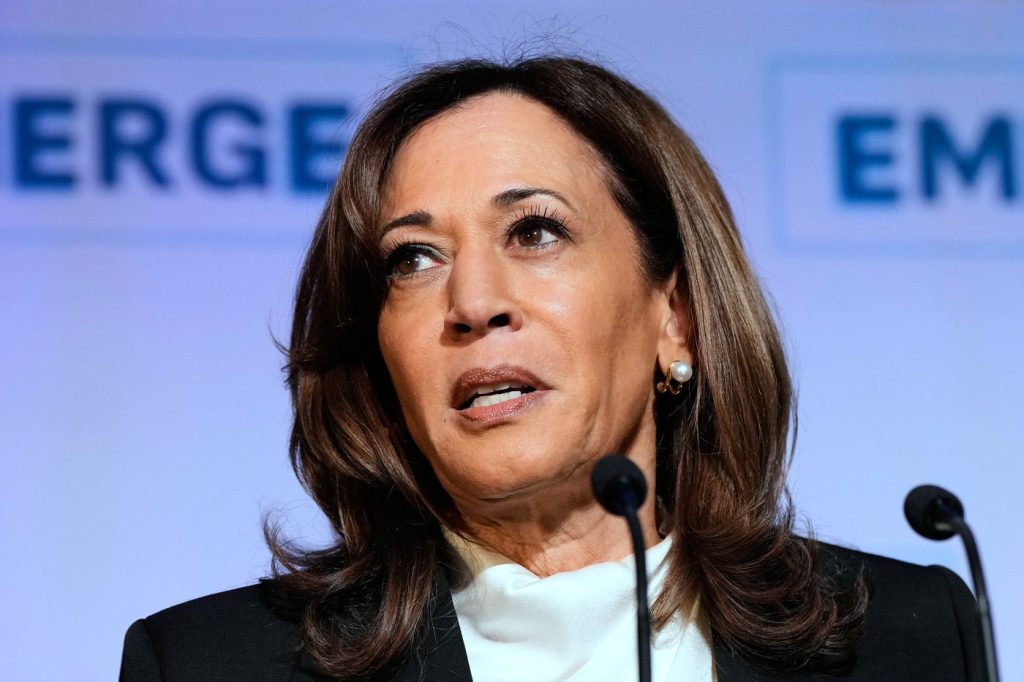 Trump Revokes Harris's Secret Service Protection