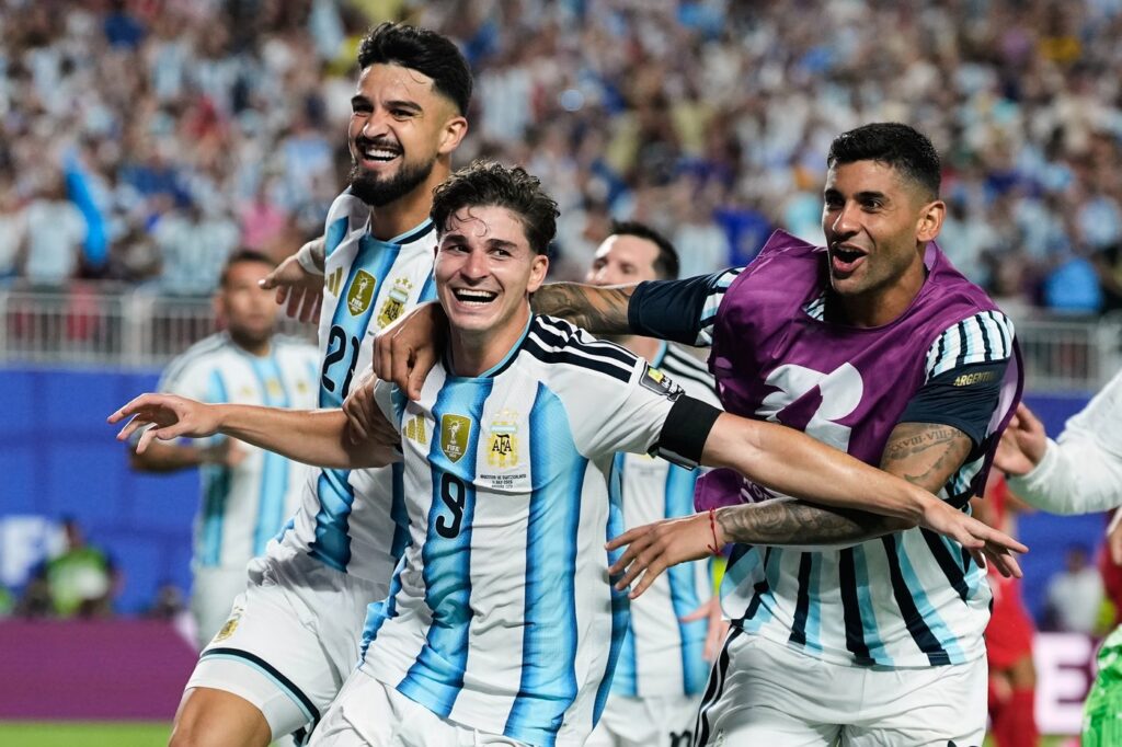 Argentina Advances to Semifinals with 3-1 Win Over Switzerland