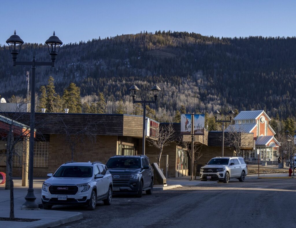 Youth Reports Knife Incident in Tumbler Ridge
