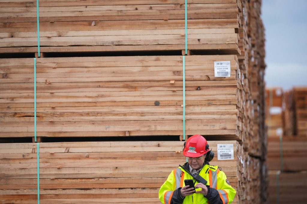 Canada Extends $100M Loan to Support Lumber Industry