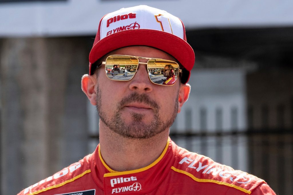 Former NASCAR Driver Michael Annett Dies at 39