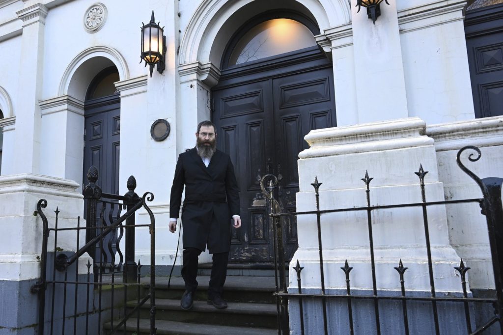 Arson Attack Shakes Melbourne Synagogue Community