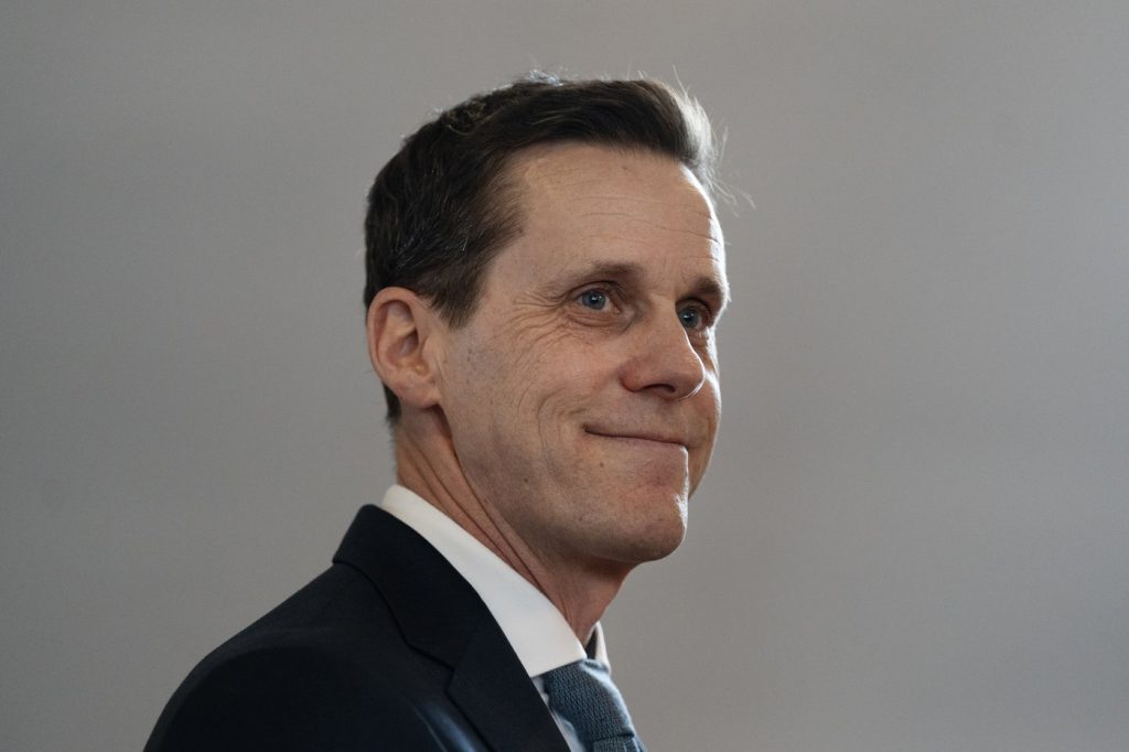 Rob Lantz Resigns as PEI Premier for Leadership Bid