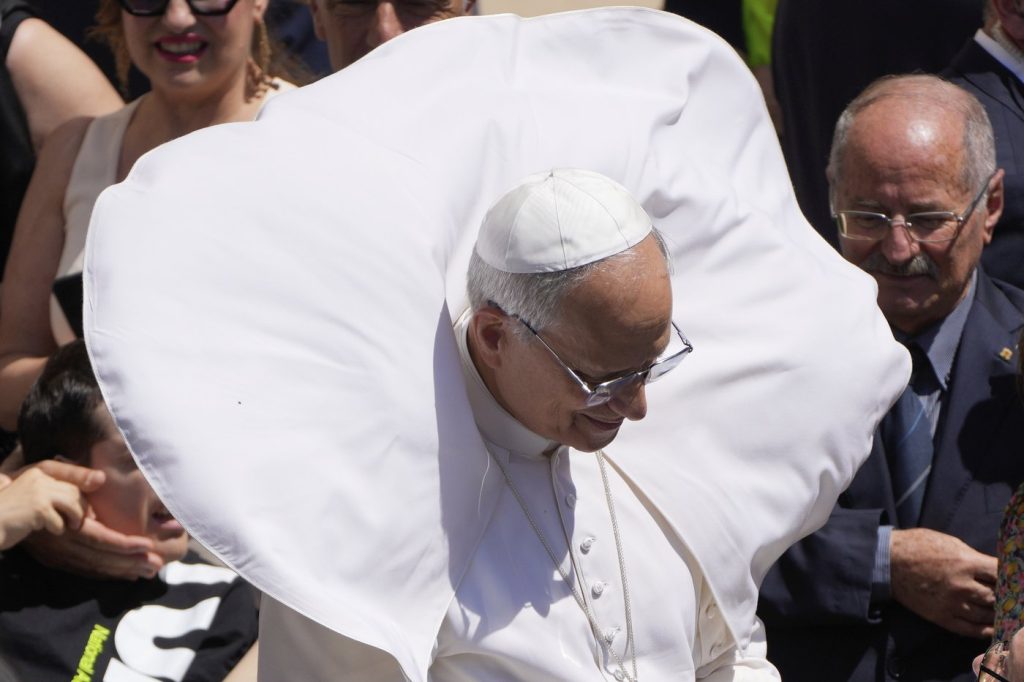 Pope Leo XIV Urges Ceasefire in Gaza Conflict