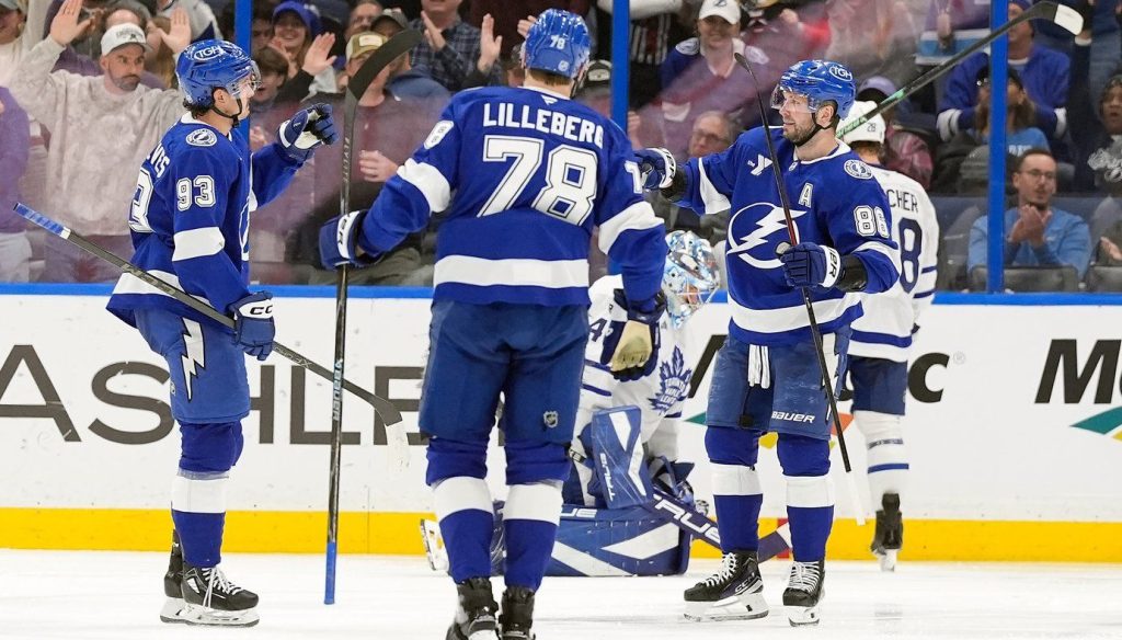 Kucherov Shines as Lightning Defeat Maple Leafs 4-2